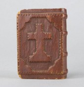SPRUCE GUM BOX WITH CRUCIFIXA