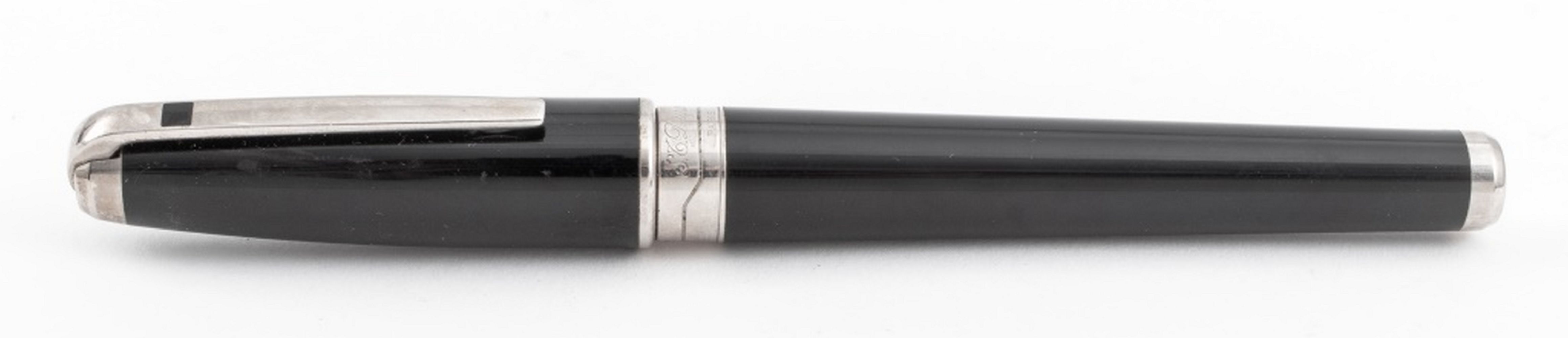 S.T. DUPONT BLACK LACQUER 18K