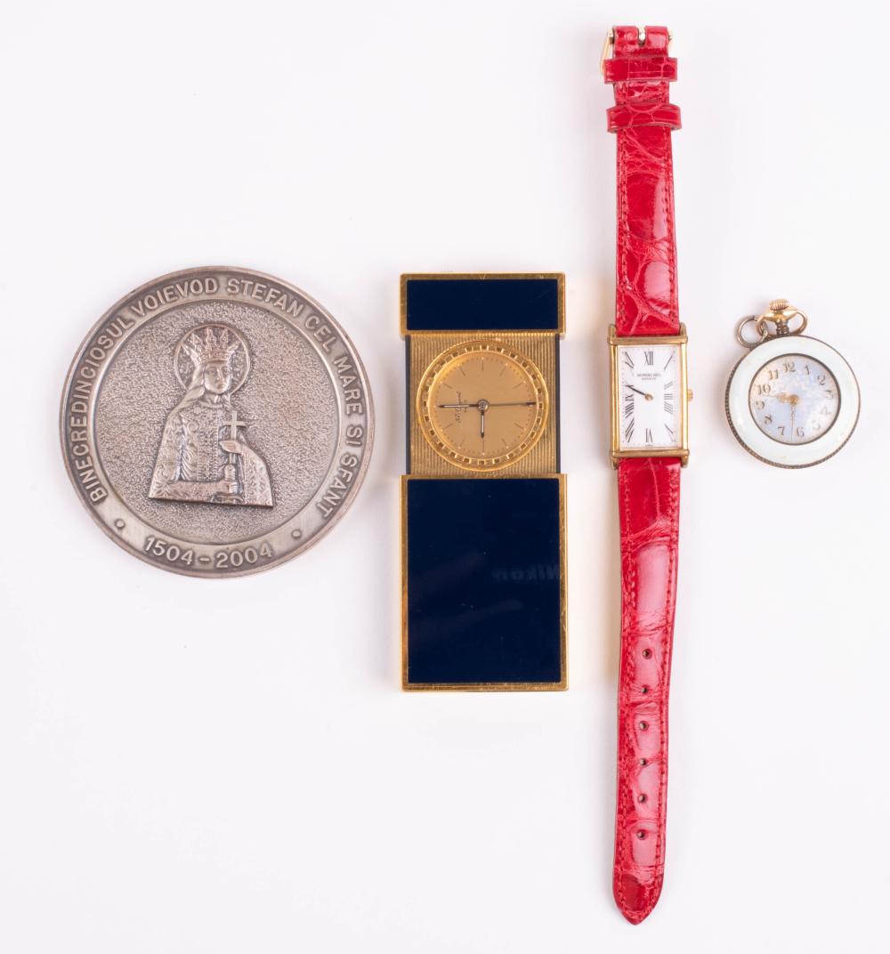 S.T. DUPONT TRAVEL CLOCK, WITH GOLD