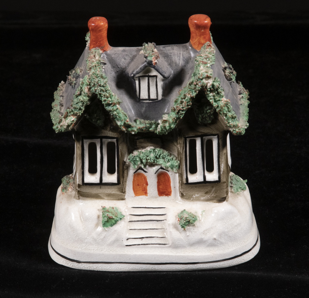 STAFFORDSHIRE MINIATURE COTTAGE