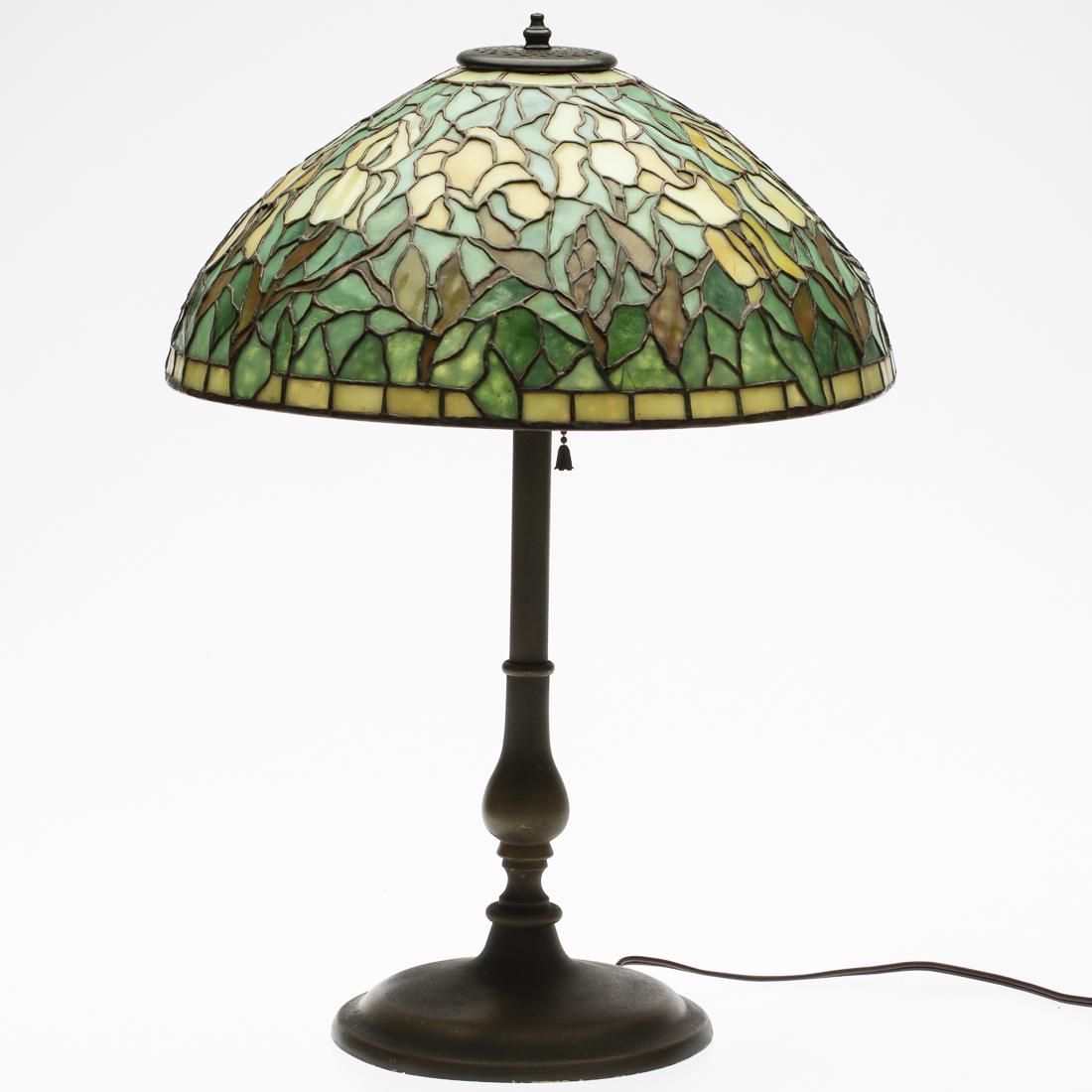 STAINED GLASS LAMP WITH
