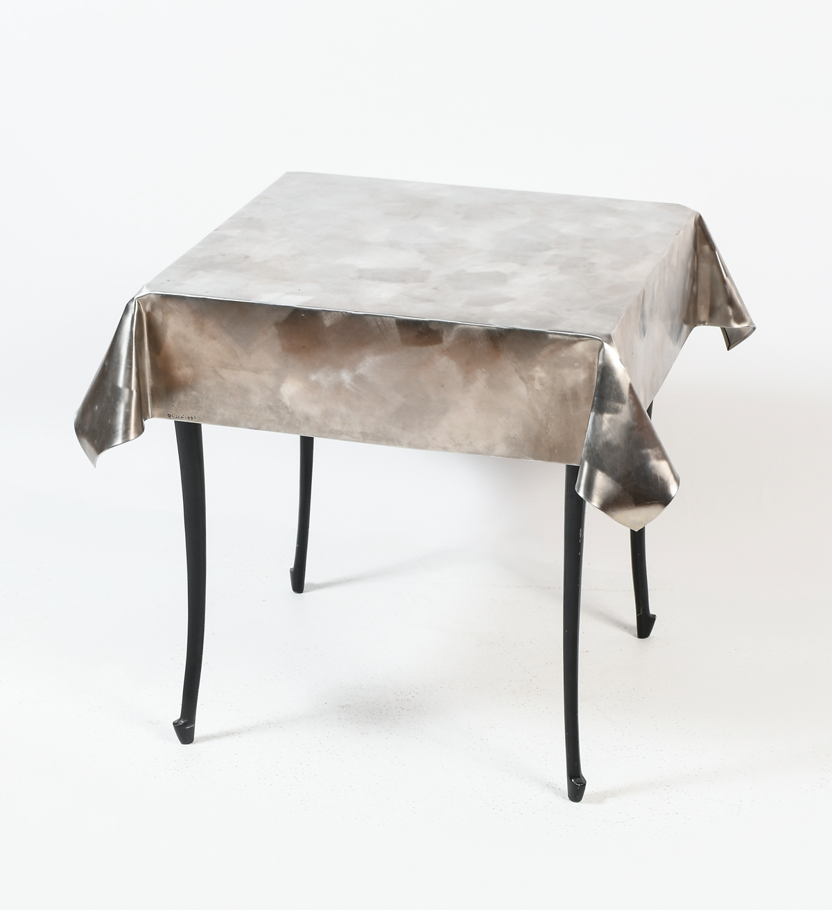 STAINLESS STEEL HANDKERCHIEF TABLE: