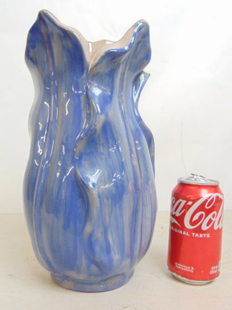 STANGL ART POTTERY VASE IN BLUE,