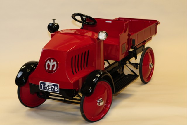 STEELCRAFT FIVE TON MACK PEDAL