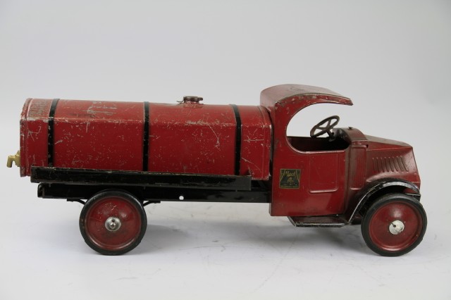 STEELCRAFT MACK OIL TANK TRUCK C.