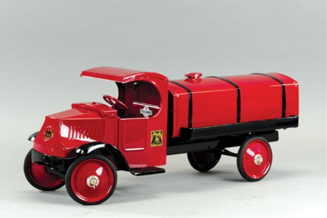 STEELCRAFT MACK OIL TANK TRUCK C.