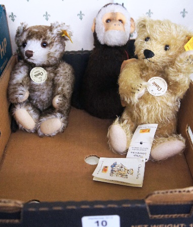 Steiff Classic Teddy bears in light
