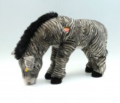 STEIFF STUDIO ZEBRA: Grazing S