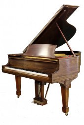 STEINWAY BABY GRAND PIANO - St