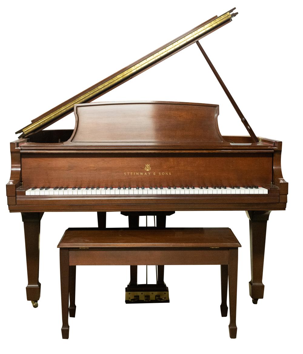 STEINWAY & SONS MODEL "L" GRAND