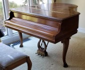 STEINWAY WALNUT BABY GRAND PIA