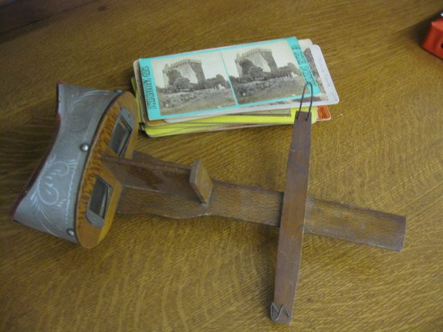 Stereoptic Viewer and Cards circa