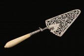 STERLING CAKE SERVER - 1775 Lo