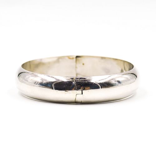 STERLING SILVER BANGLE