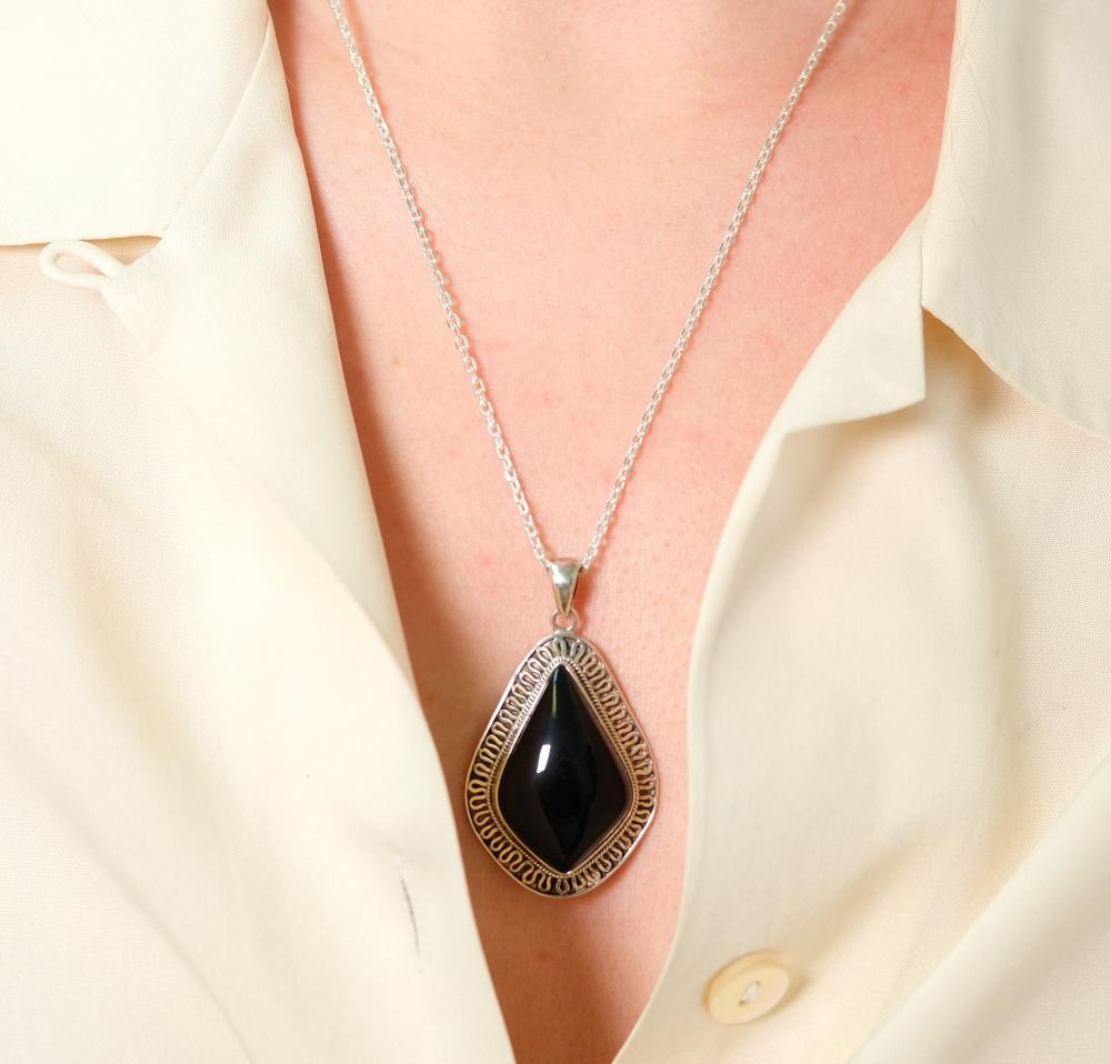STERLING SILVER & BLACK ONYX