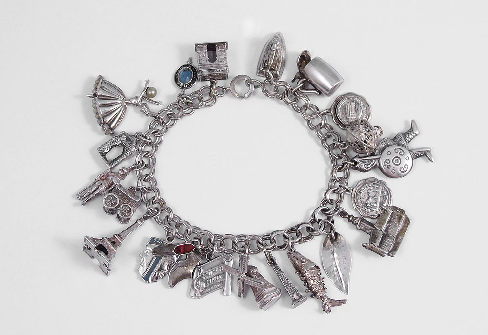 STERLING SILVER CHARM BRACELET: 8''