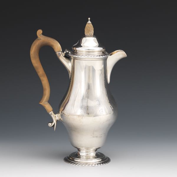 STERLING SILVER COFFEE POT 9 ¼"