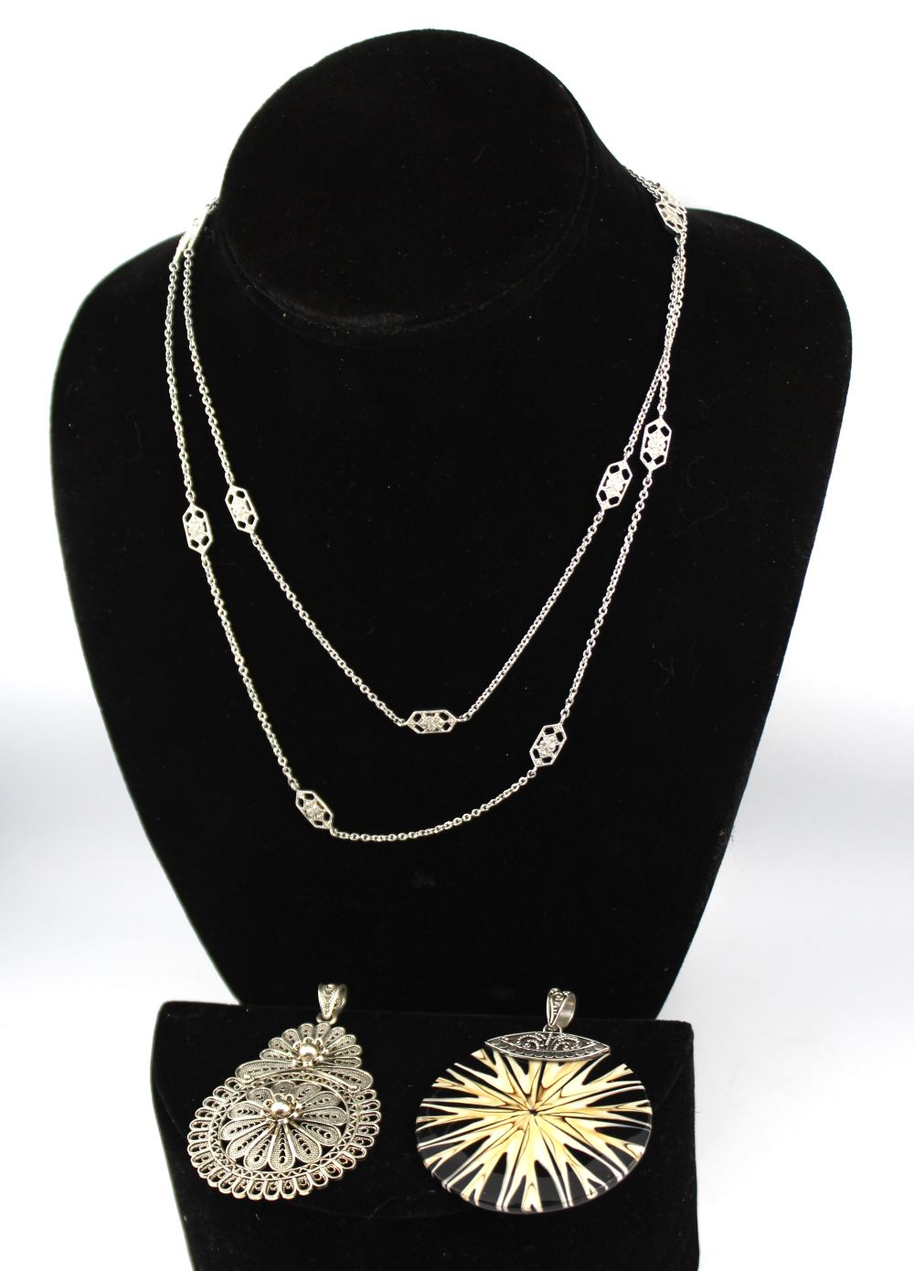 STERLING SILVER FILIGREE NECKLACE &
