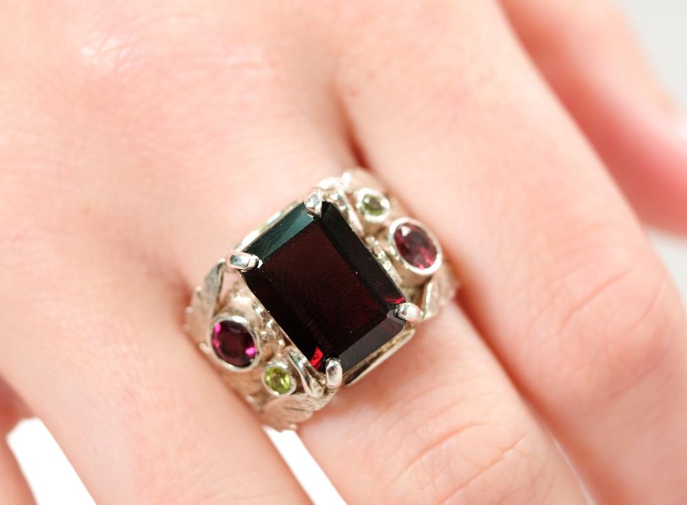 STERLING SILVER GARNET & PERIDOT