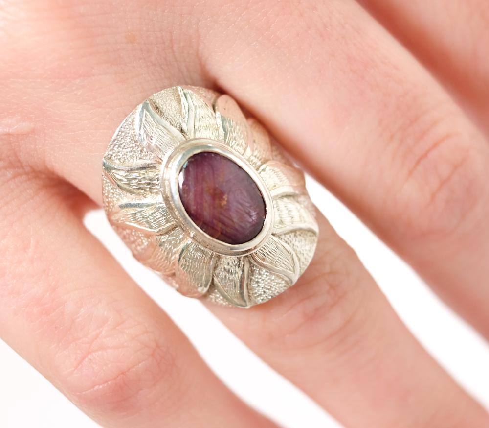 STERLING SILVER & RUBY RING, SIZE 7
