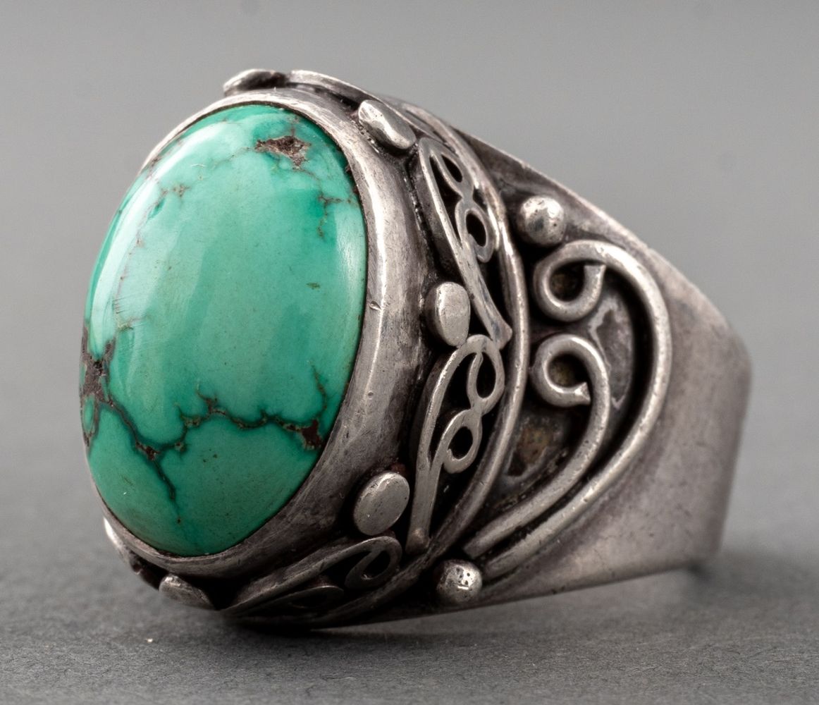 STERLING SILVER & TURQUOISE RING