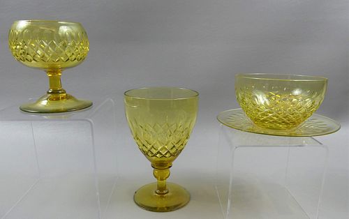 STEUBEN 32 PC. GLASSWARE SETFine 32