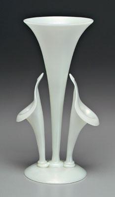 Steuben aurene epergne, trumpet