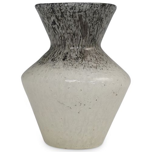 STEUBEN BLACK AND WHITE CLUTHRA