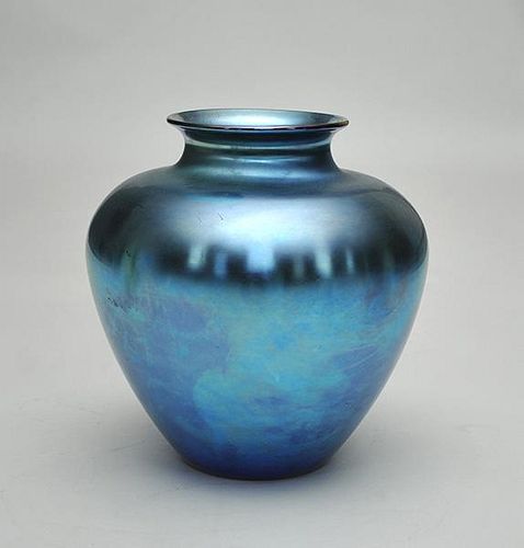 STEUBEN BLUE GLASS GLOBULAR