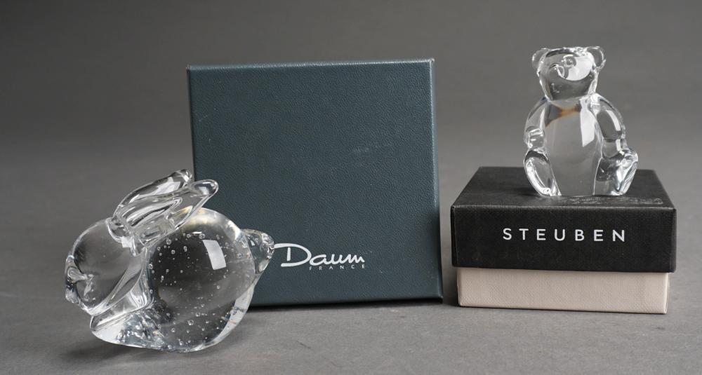 STEUBEN CRYSTAL FIGURE OF A BEAR