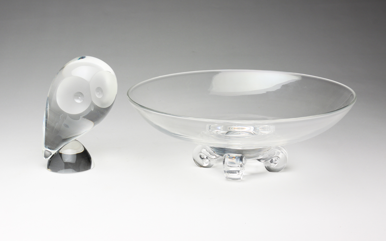 STEUBEN FOOTED BOWL AND OWL.