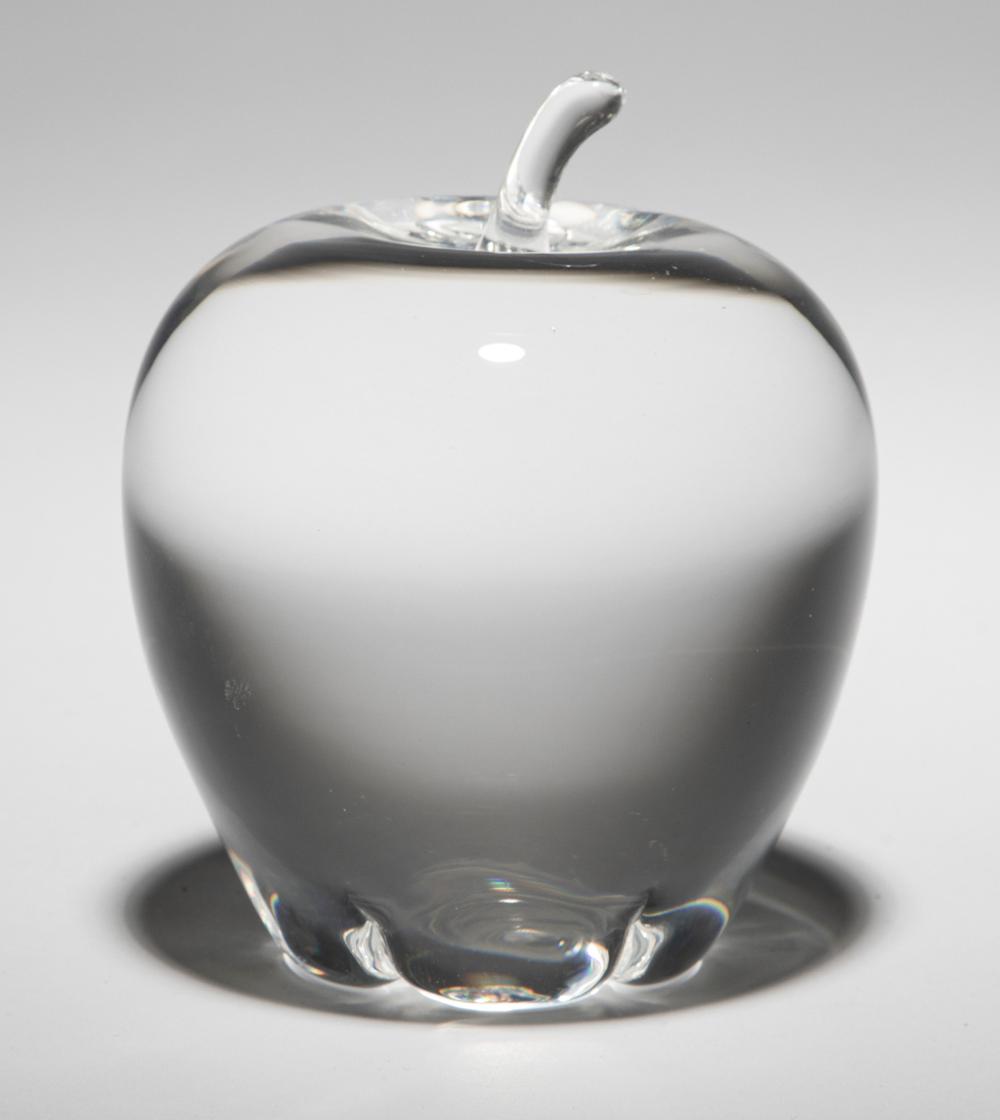 STEUBEN GLASS APPLE