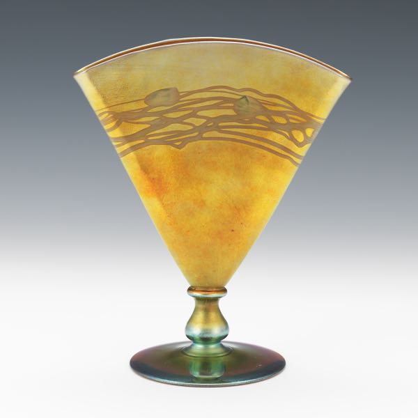 STEUBEN GOLD AURENE FAN VASE 8 ½" x