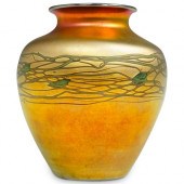 STEUBEN GOLD AURENE VASEDESCRI