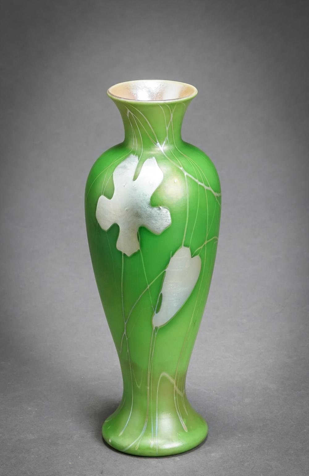 STEUBEN HEART, LEAF AND VINE