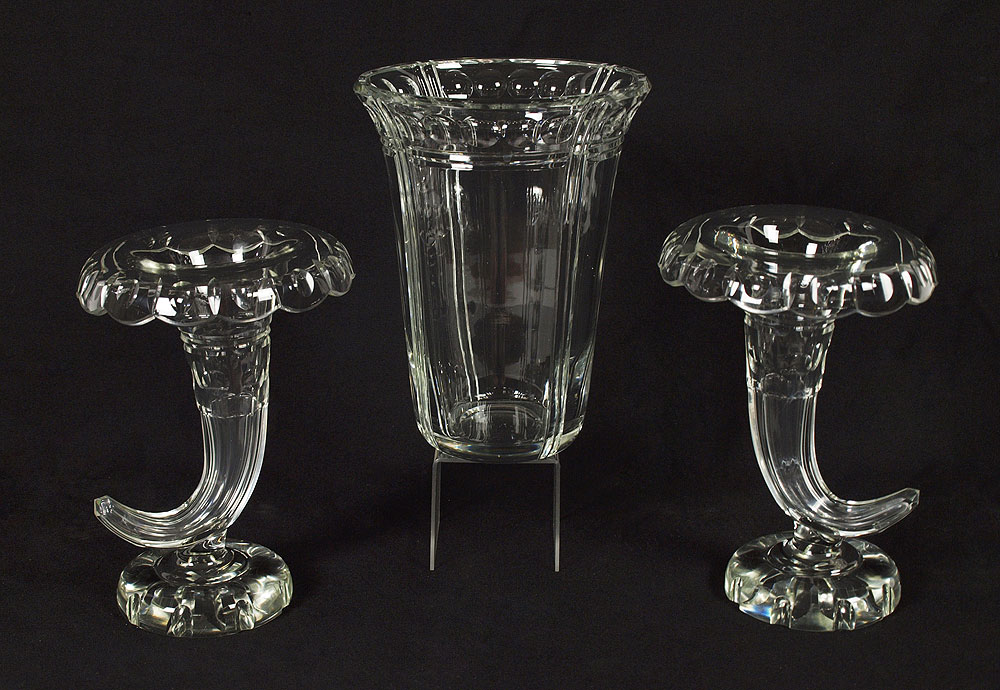 STEUBEN QUALITY GLASS VASE