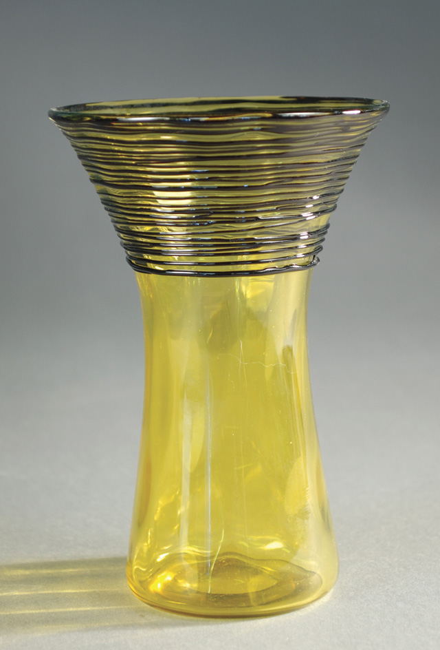 STEUBEN THREADED ART GLASS VASE