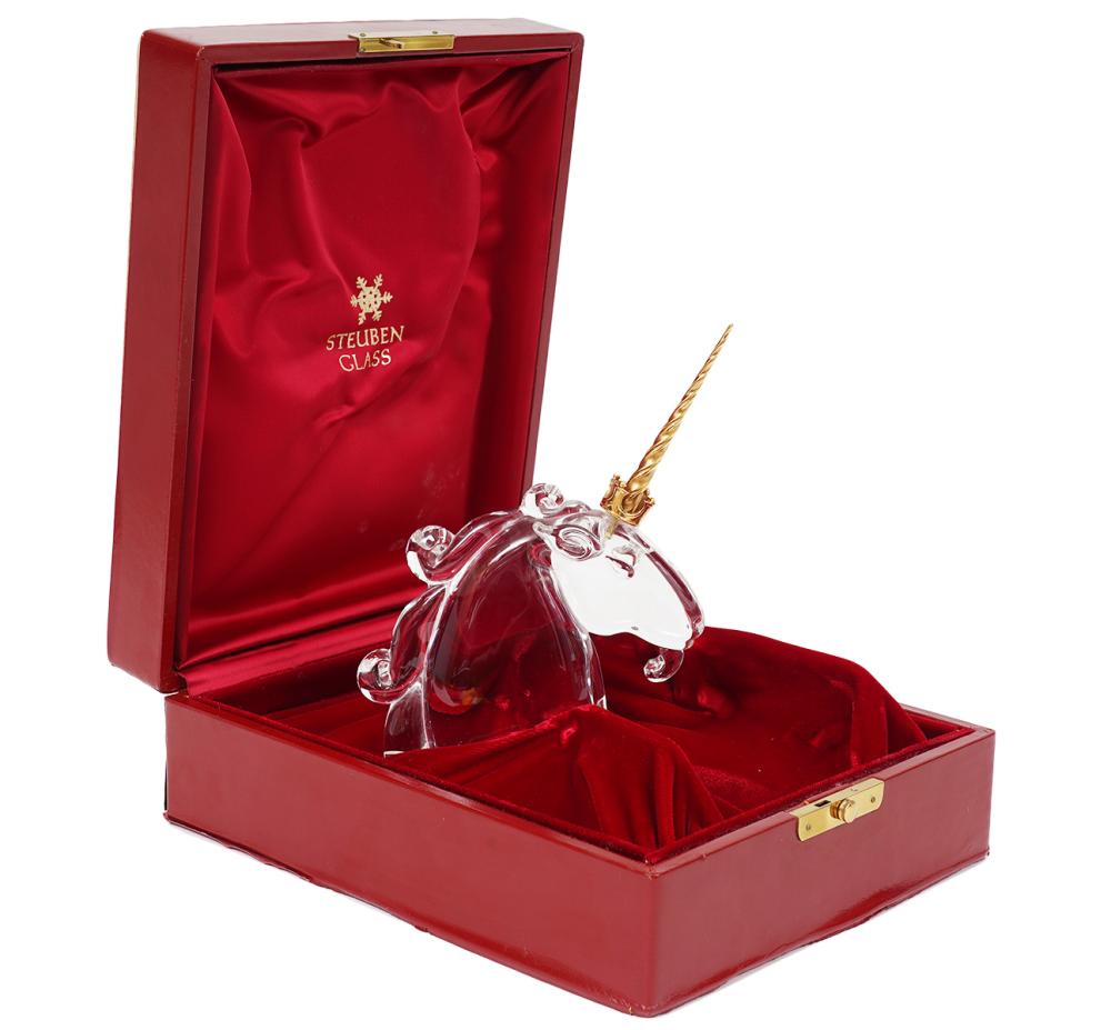 STEUBEN UNICORN W/ 18K HORN &