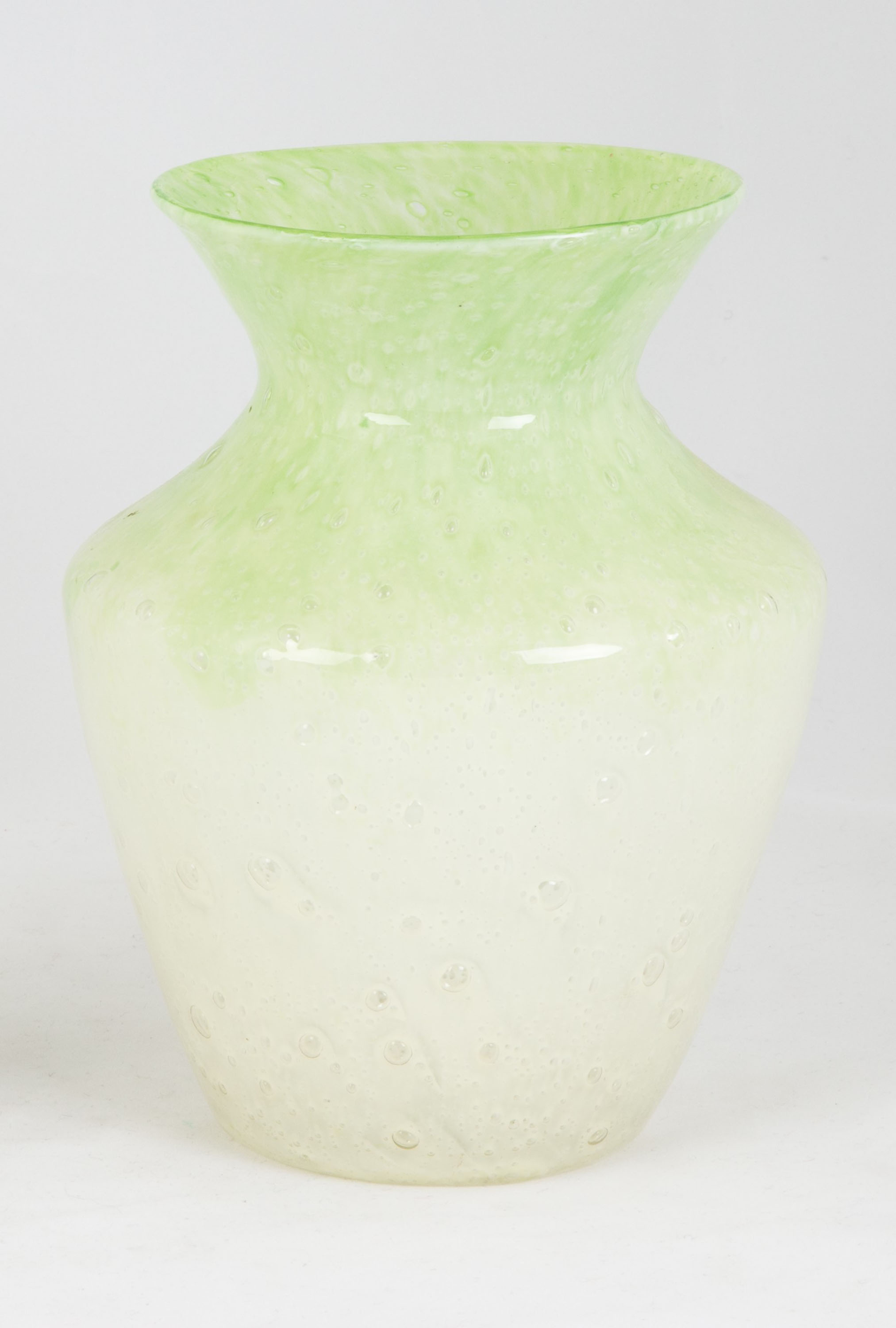 STEUBEN WHITE AND GREEN CLUTHRA