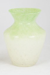 STEUBEN WHITE AND GREEN CLUTHR