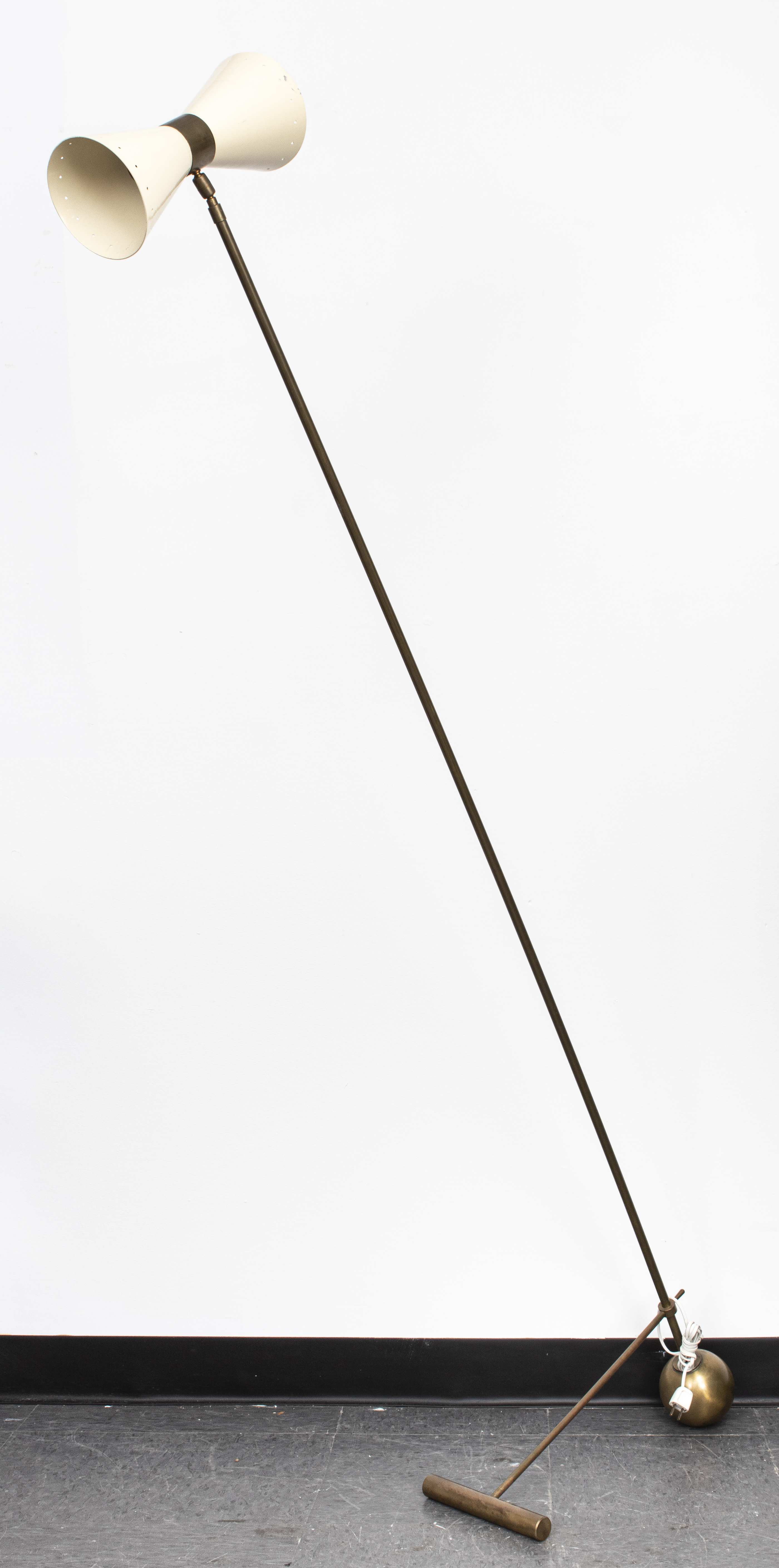 STILNOVO BRASS AND ENAMEL METAL
