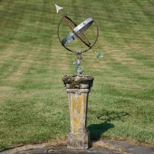 STONE PEDESTAL WITH SEAHORSE M