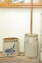 STONEWARE GROUP: CROCK WITH CO