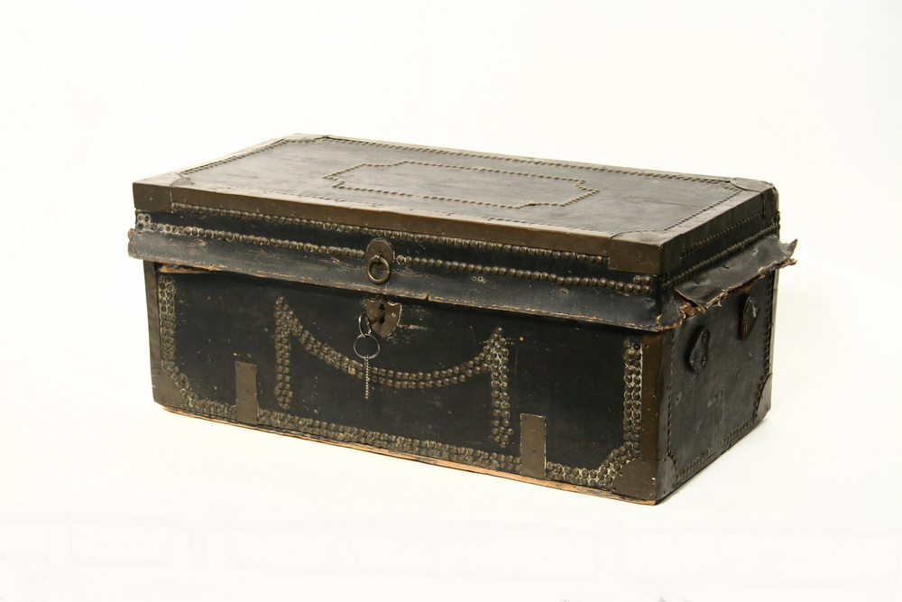 STORAGE BOX - 19TH C. Chinese