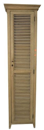 STORAGE CABINET, HAVING ONE DO