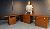 STOW AND DAVIS MCM MODULAR WOO
