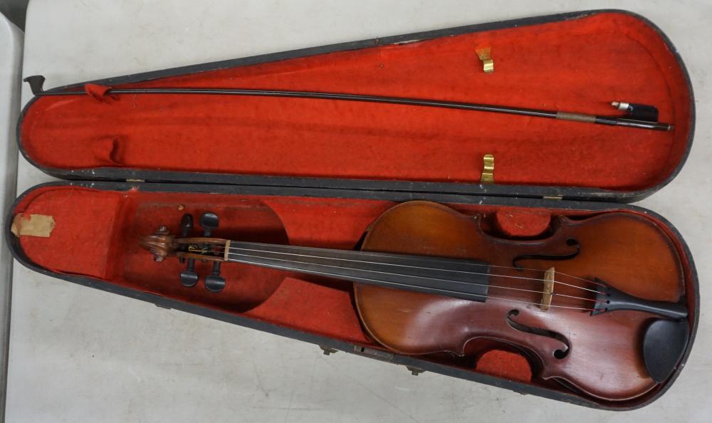 STRADIVARIUS REPLICA VIOLIN WITH