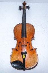 STRADIVARIUS STYLE VIOLIN WITH