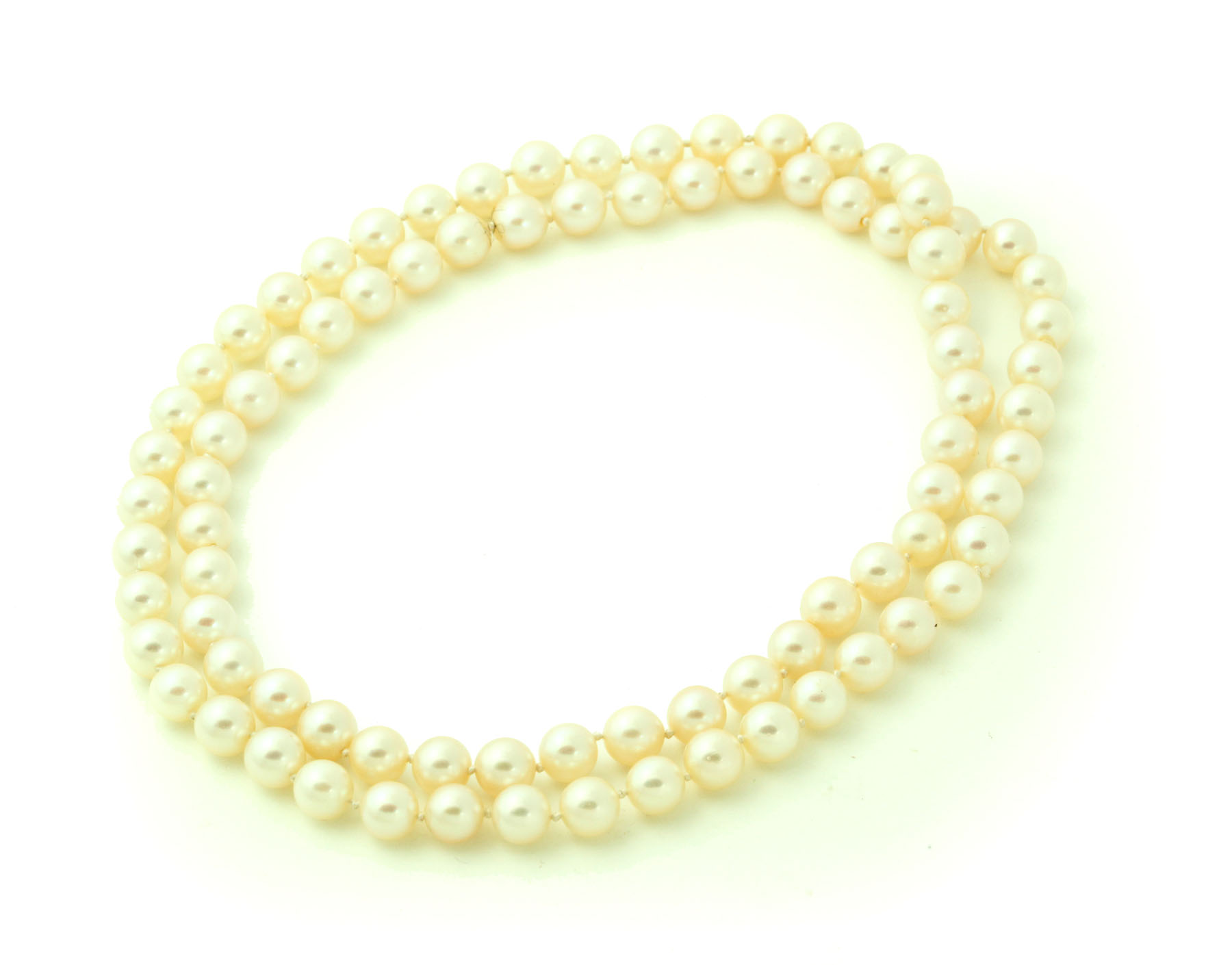 STRAND OF PEARLS.  Twentieth