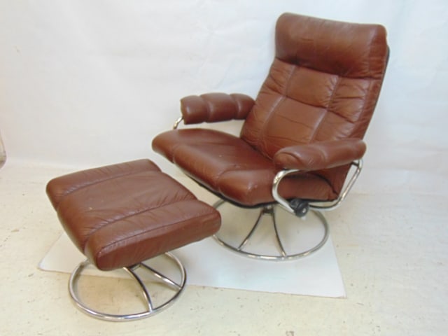 STRESSLESS CHROME & VINYL CHAIR &